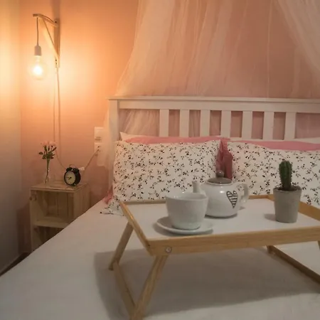 La Casa Rosa Lefkáda